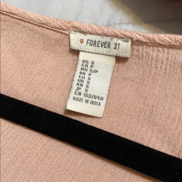 4/$25 Forever 21 top - Picture 3 of 3